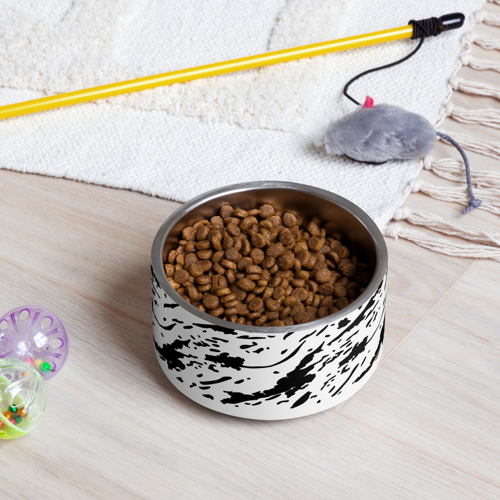 Windswept Black and White Pet Bowl